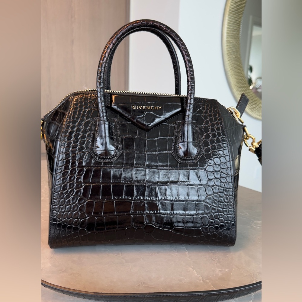 Givenchy Medium Antigona 🖤🖤
